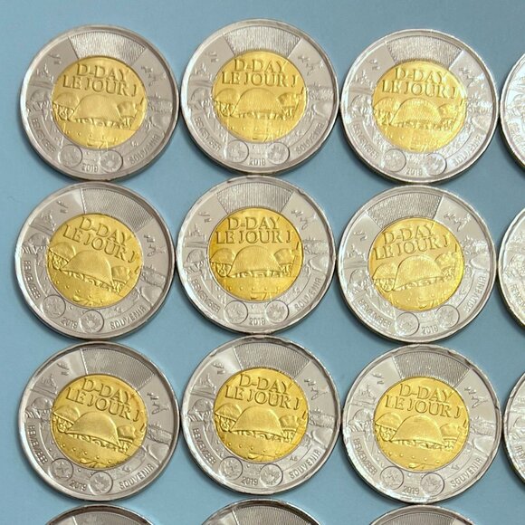 Canada 2019 Uncirculated '75th Anniversary of D-Day'  Roll of 25 x $2 Toonies! - Picture 4 of 16